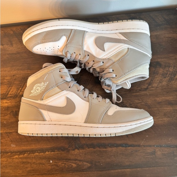Air Jordan Mid 1 “College Grey”. Size 8. - Picture 3 of 11